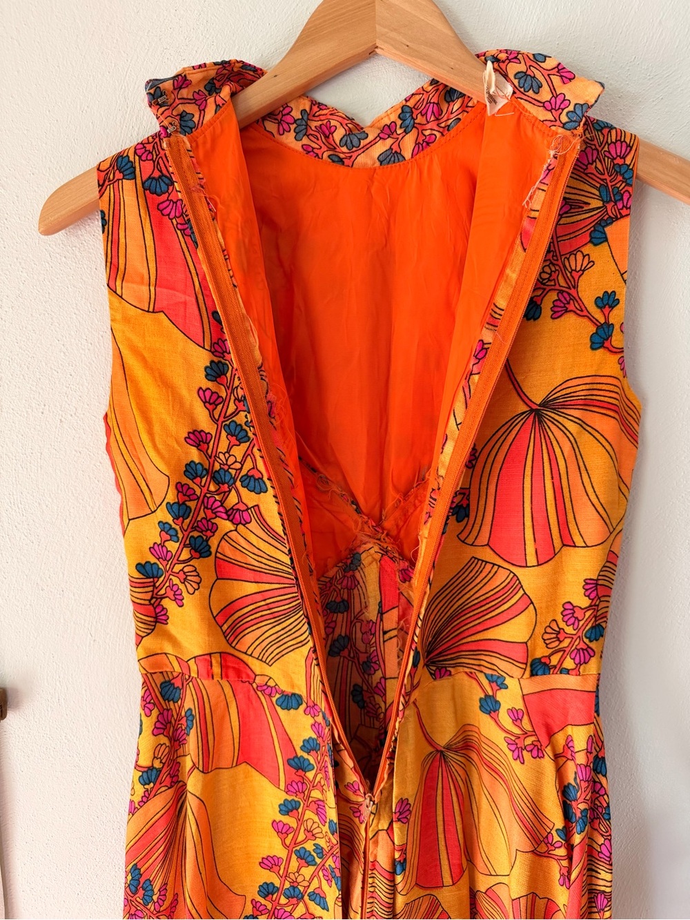 Vintage 1960s/ 1970s - Small - High-neck Wide Leg Pant Jumpsuit - Picture 6 of 13